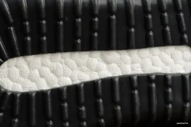 BB1839 Triple Yeezy Adidas Boost Black 750 Cblack 0515
